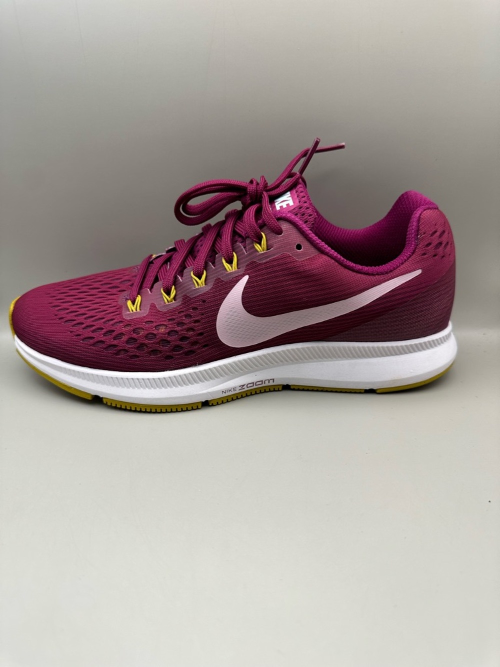 Nike Women's Zoom Pegasus 34 “True Berry Running Shoe  sz 9w/7.5m